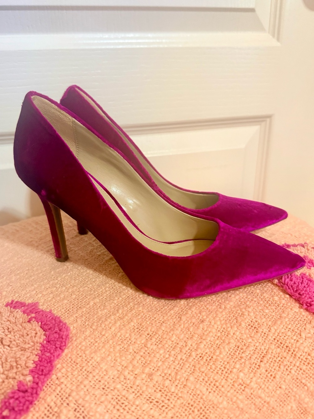 Sam Edelman Magenta Velvet Pointed-Toe Stiletto Pumps size 7